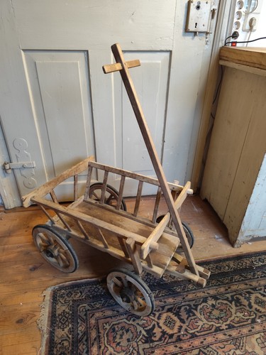 Alter blumenwagen leiterwagen - blumenwagen,