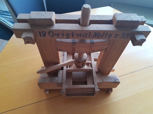 Kleine deko weinpresse holz - deko,