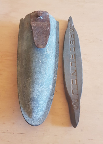 Alter köcher mit wetzstein - alter,