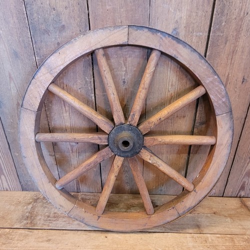 Altes wagenrad 46cm - 46cm, holzrad