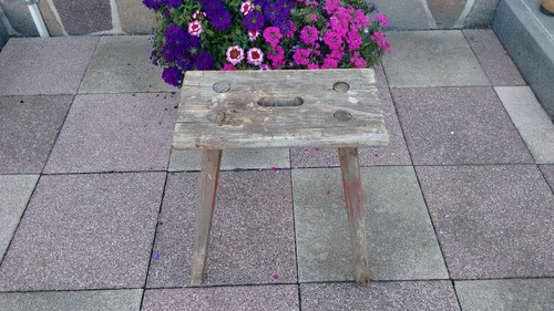 Schöner antiker holzhocker - schöner,